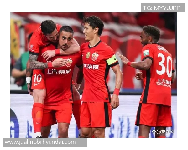 内蒙古中尤迎战成都兴城争夺足球联赛关键胜利的精彩对决